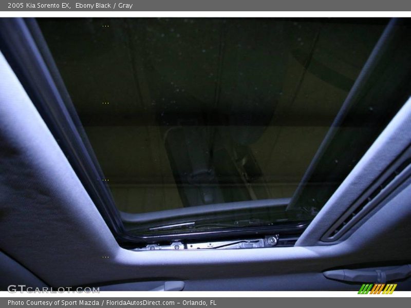 Ebony Black / Gray 2005 Kia Sorento EX