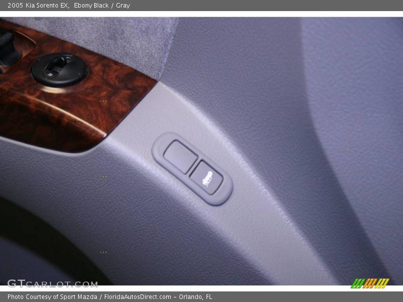 Ebony Black / Gray 2005 Kia Sorento EX