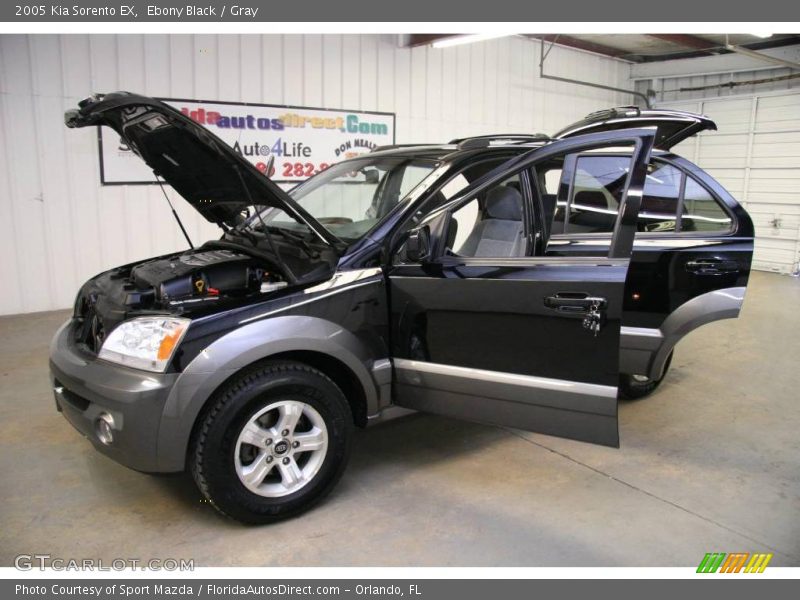 Ebony Black / Gray 2005 Kia Sorento EX