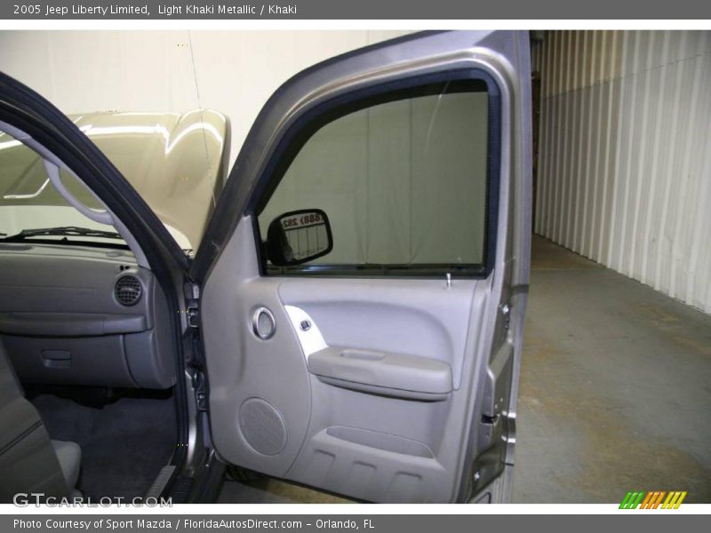 Light Khaki Metallic / Khaki 2005 Jeep Liberty Limited