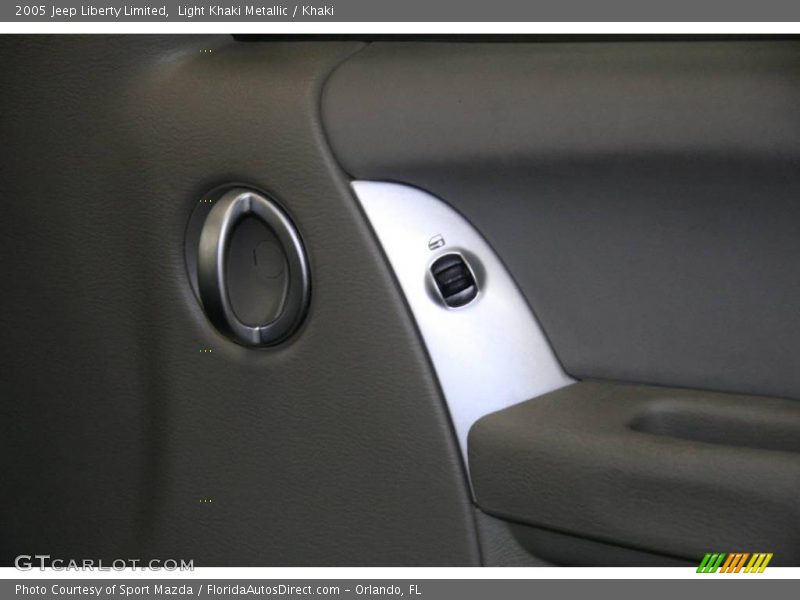 Light Khaki Metallic / Khaki 2005 Jeep Liberty Limited