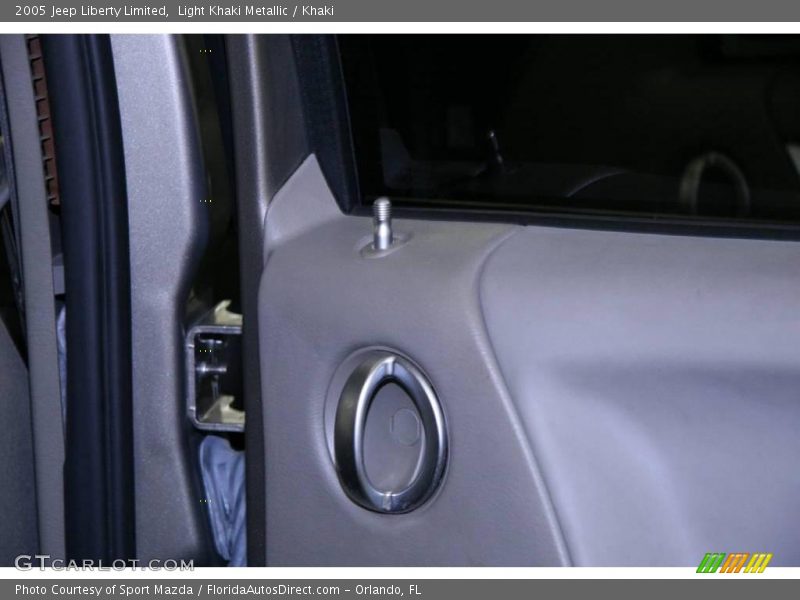 Light Khaki Metallic / Khaki 2005 Jeep Liberty Limited