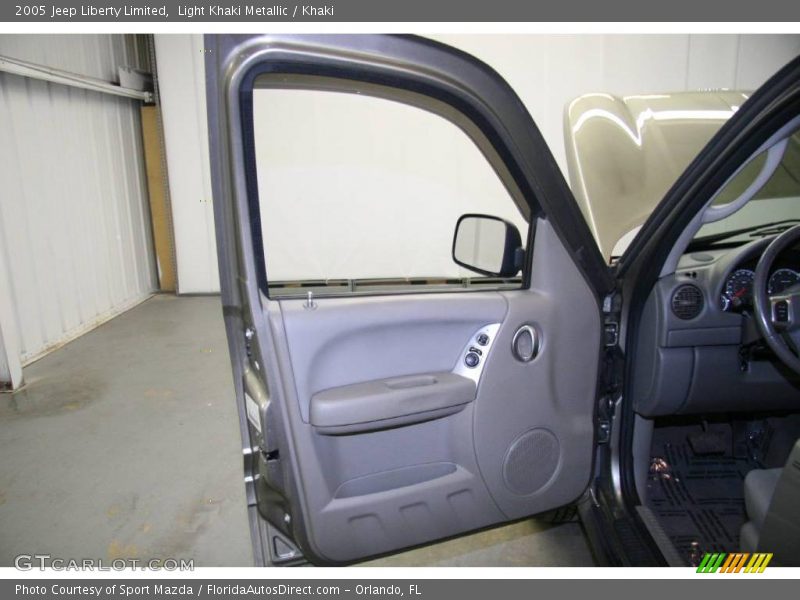 Light Khaki Metallic / Khaki 2005 Jeep Liberty Limited