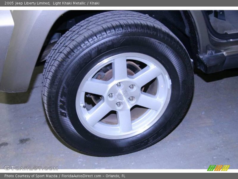 Light Khaki Metallic / Khaki 2005 Jeep Liberty Limited