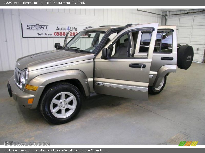 Light Khaki Metallic / Khaki 2005 Jeep Liberty Limited