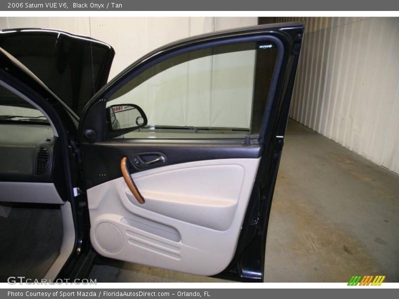 Black Onyx / Tan 2006 Saturn VUE V6
