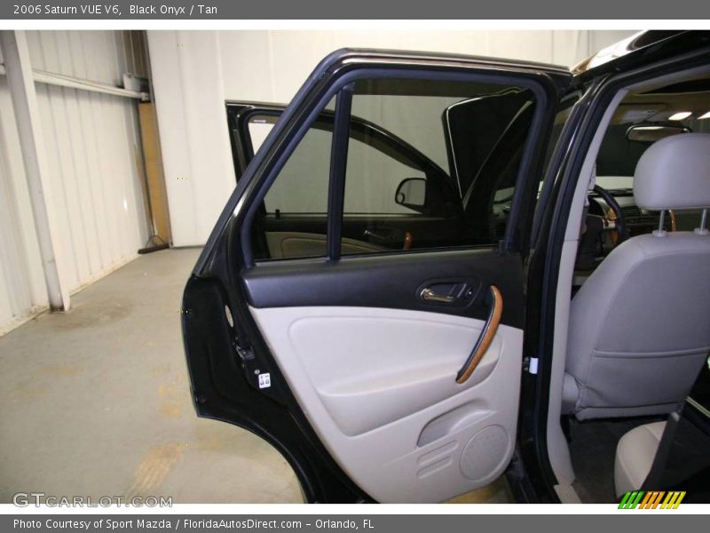 Black Onyx / Tan 2006 Saturn VUE V6