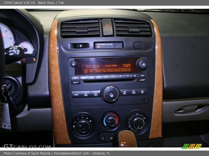 Black Onyx / Tan 2006 Saturn VUE V6