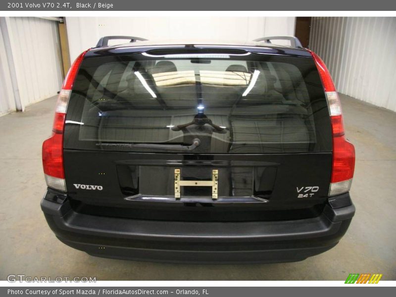 Black / Beige 2001 Volvo V70 2.4T