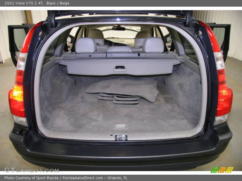 Black / Beige 2001 Volvo V70 2.4T