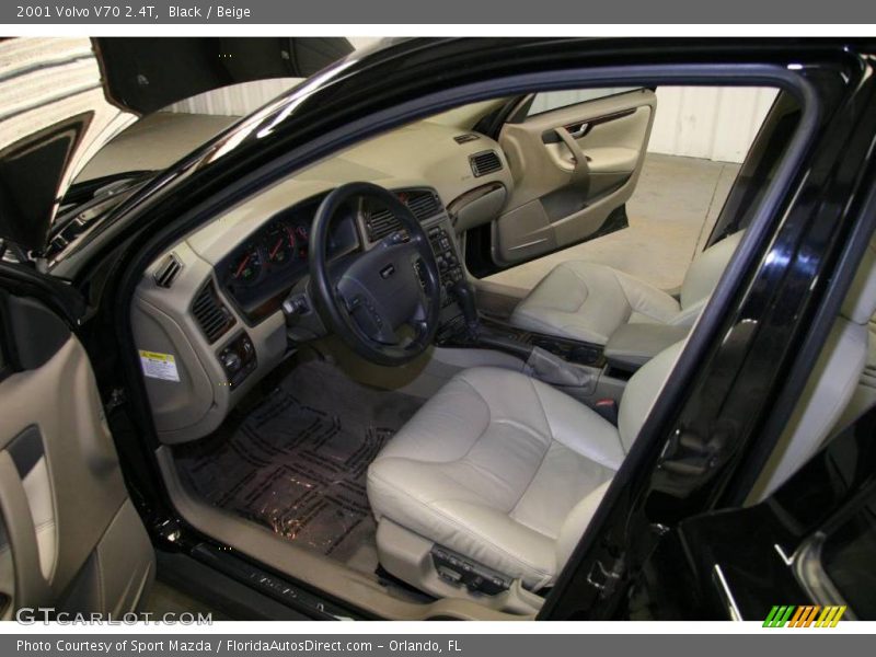 Black / Beige 2001 Volvo V70 2.4T