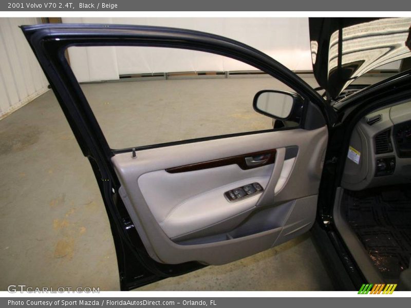 Black / Beige 2001 Volvo V70 2.4T
