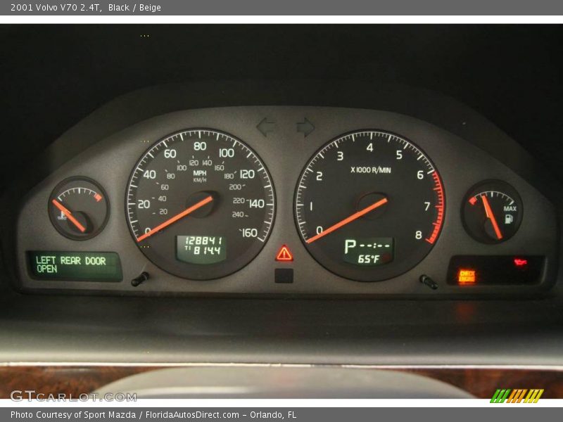Black / Beige 2001 Volvo V70 2.4T