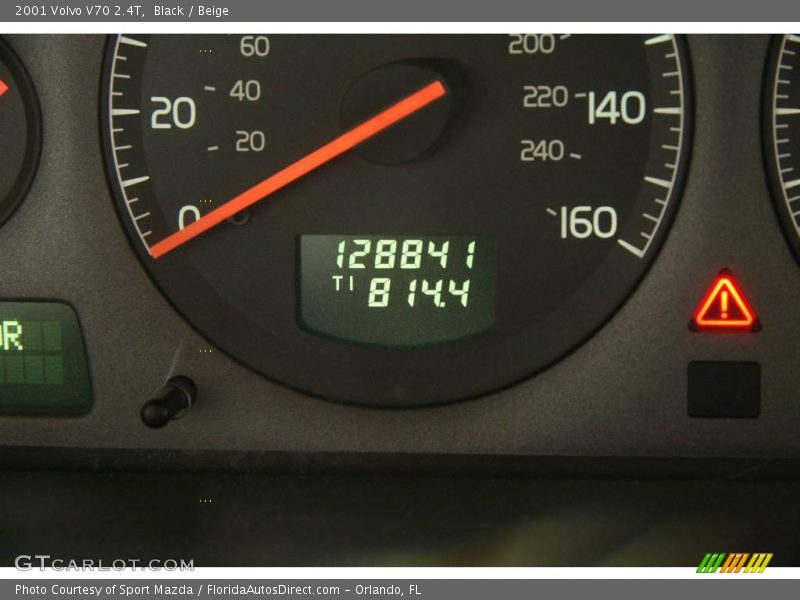 Black / Beige 2001 Volvo V70 2.4T