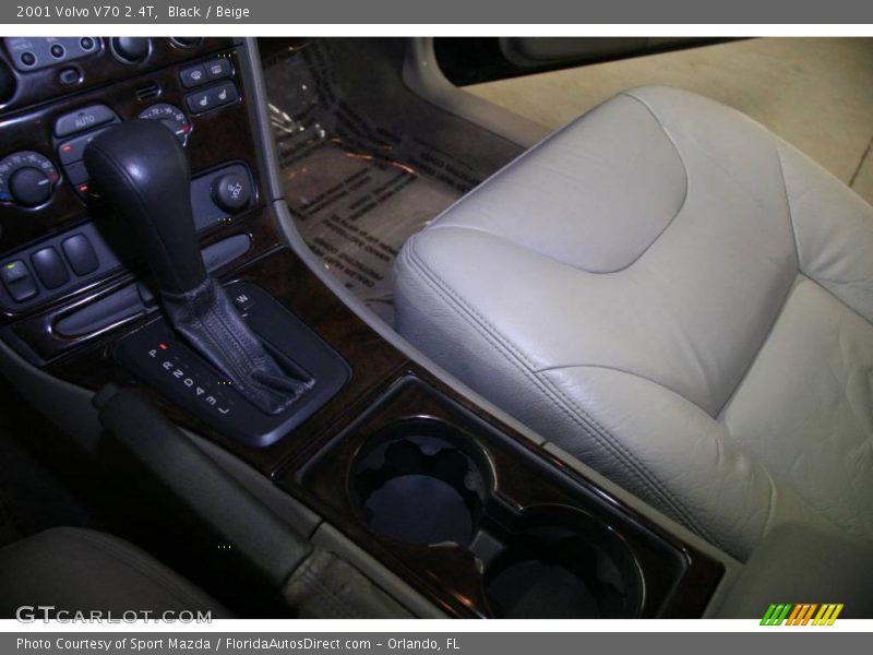 Black / Beige 2001 Volvo V70 2.4T