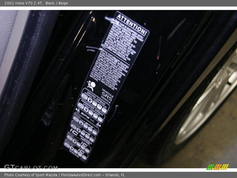Black / Beige 2001 Volvo V70 2.4T