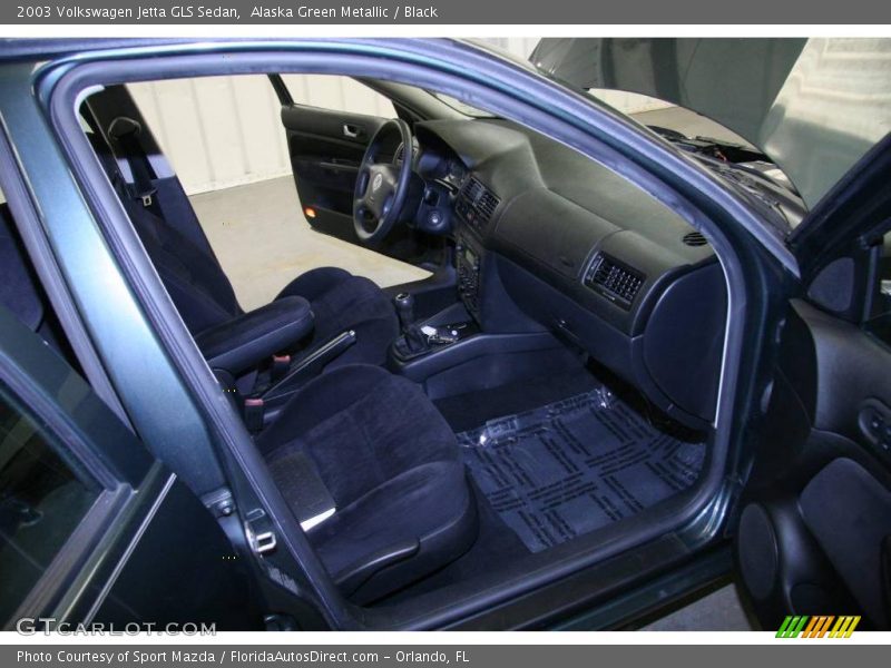 Alaska Green Metallic / Black 2003 Volkswagen Jetta GLS Sedan