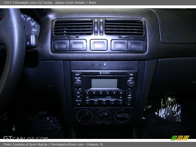 Alaska Green Metallic / Black 2003 Volkswagen Jetta GLS Sedan