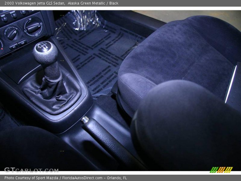 Alaska Green Metallic / Black 2003 Volkswagen Jetta GLS Sedan