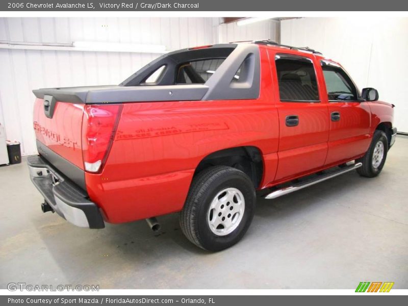 Victory Red / Gray/Dark Charcoal 2006 Chevrolet Avalanche LS