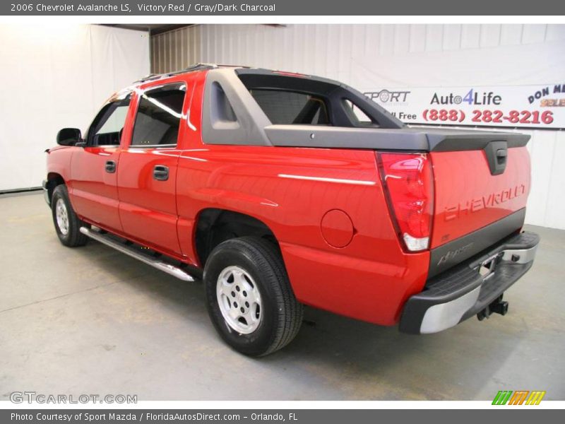 Victory Red / Gray/Dark Charcoal 2006 Chevrolet Avalanche LS