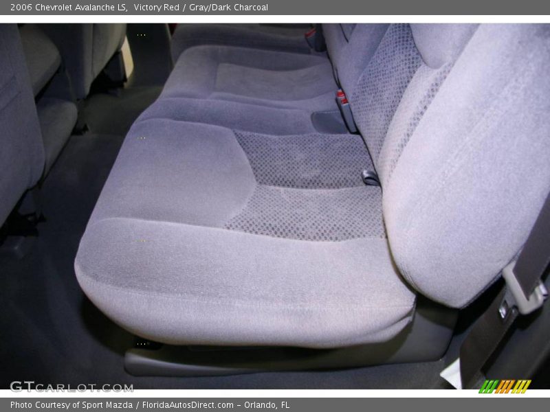 Victory Red / Gray/Dark Charcoal 2006 Chevrolet Avalanche LS