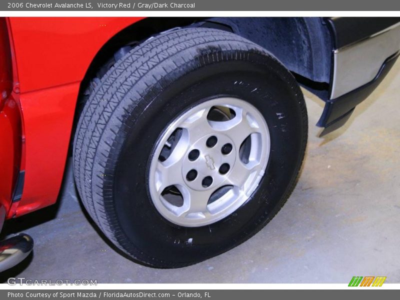 Victory Red / Gray/Dark Charcoal 2006 Chevrolet Avalanche LS