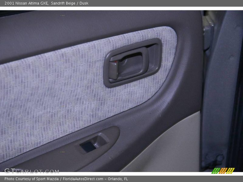 Sandrift Beige / Dusk 2001 Nissan Altima GXE