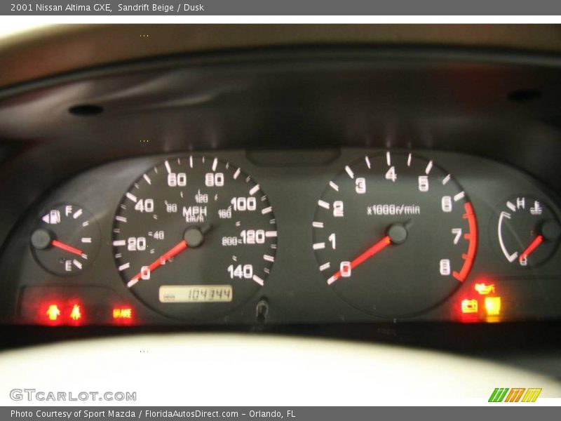 Sandrift Beige / Dusk 2001 Nissan Altima GXE