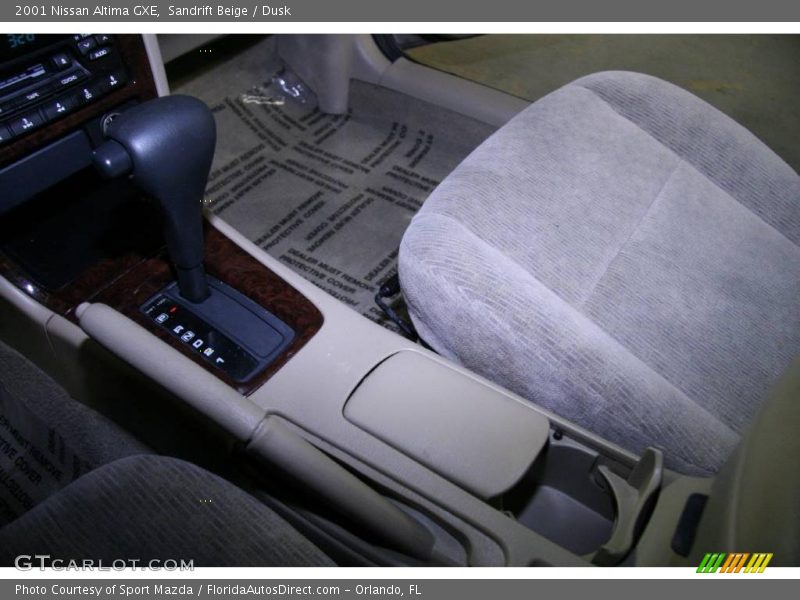 Sandrift Beige / Dusk 2001 Nissan Altima GXE
