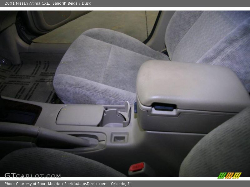 Sandrift Beige / Dusk 2001 Nissan Altima GXE