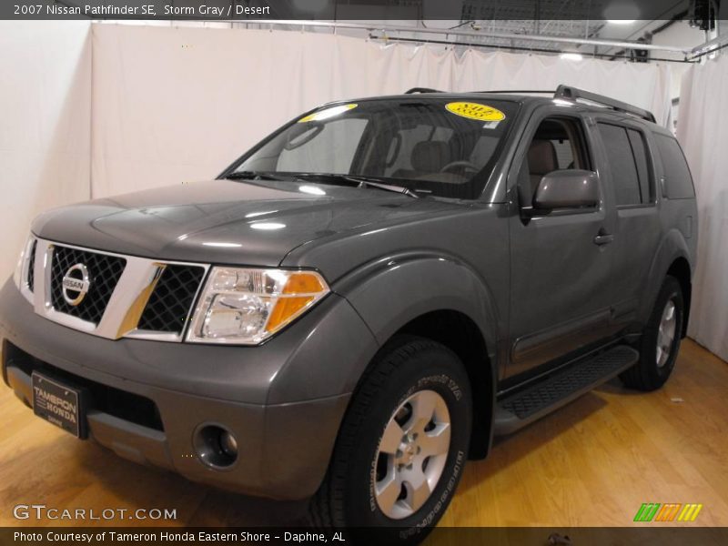 Storm Gray / Desert 2007 Nissan Pathfinder SE