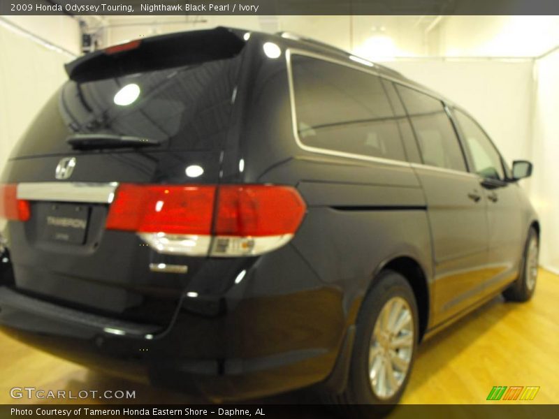 Nighthawk Black Pearl / Ivory 2009 Honda Odyssey Touring