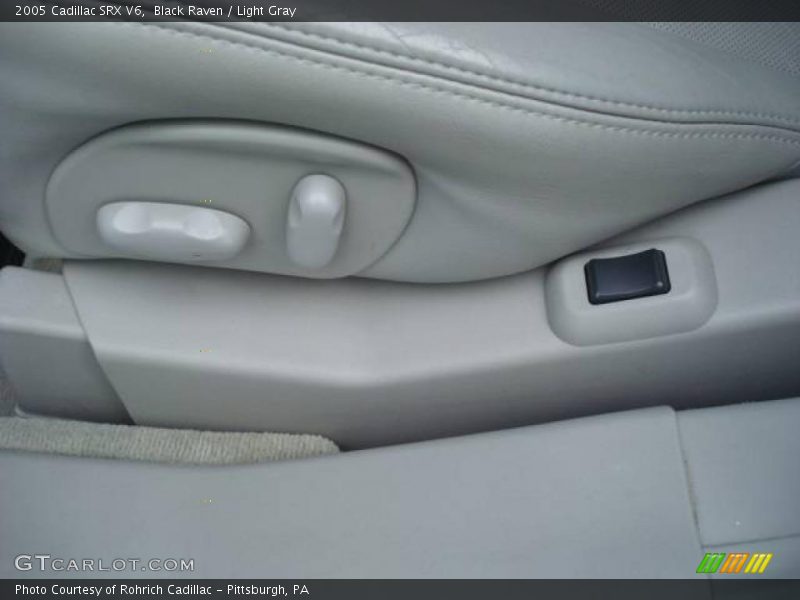 Black Raven / Light Gray 2005 Cadillac SRX V6
