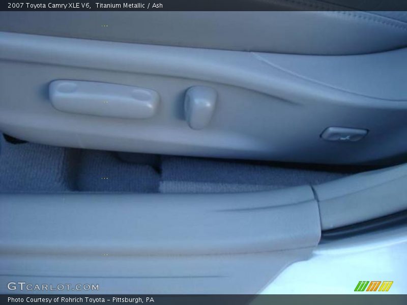 Titanium Metallic / Ash 2007 Toyota Camry XLE V6