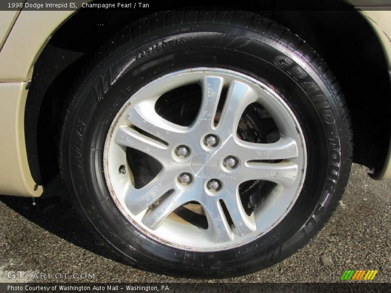 Champagne Pearl / Tan 1998 Dodge Intrepid ES