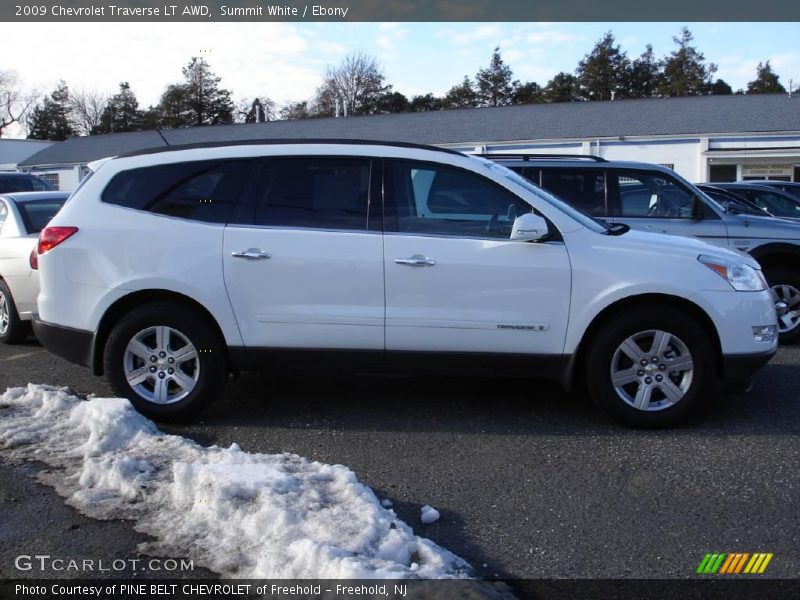 Summit White / Ebony 2009 Chevrolet Traverse LT AWD