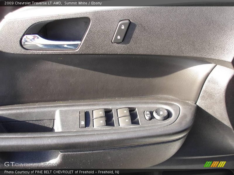 Summit White / Ebony 2009 Chevrolet Traverse LT AWD