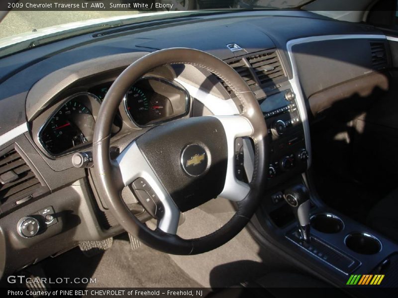 Summit White / Ebony 2009 Chevrolet Traverse LT AWD