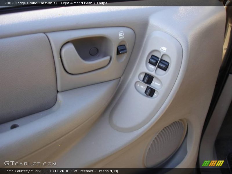 Light Almond Pearl / Taupe 2002 Dodge Grand Caravan eX