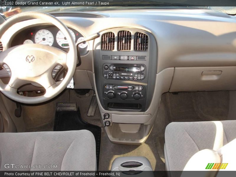 Light Almond Pearl / Taupe 2002 Dodge Grand Caravan eX