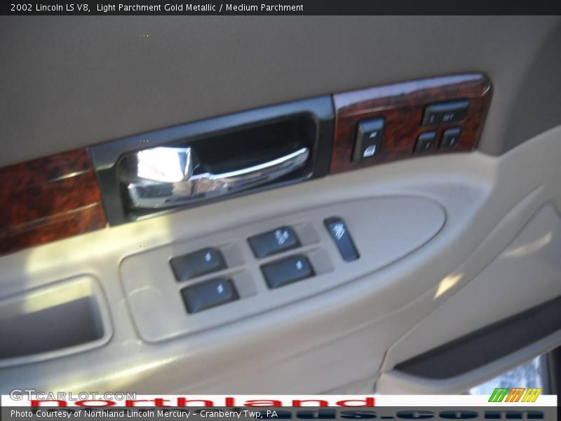 Light Parchment Gold Metallic / Medium Parchment 2002 Lincoln LS V8