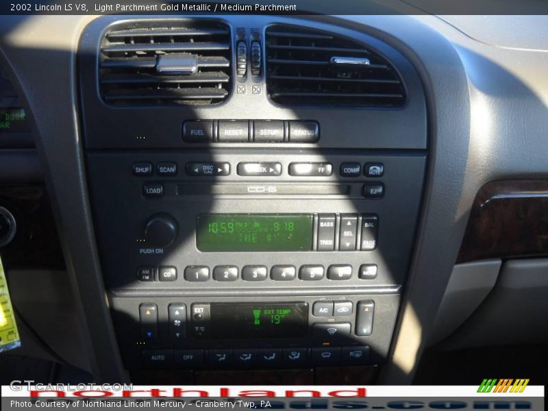 Light Parchment Gold Metallic / Medium Parchment 2002 Lincoln LS V8