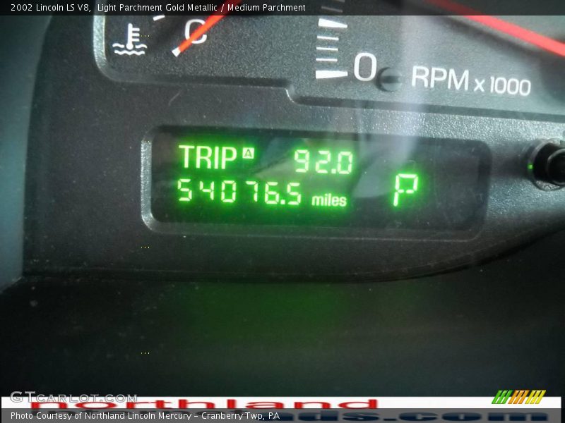 Light Parchment Gold Metallic / Medium Parchment 2002 Lincoln LS V8