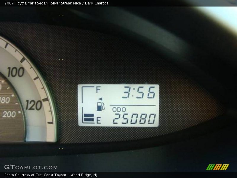 Silver Streak Mica / Dark Charcoal 2007 Toyota Yaris Sedan