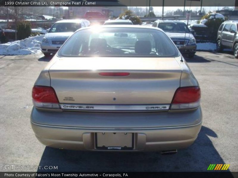 Champagne Pearl / Camel 1999 Chrysler Cirrus LXi
