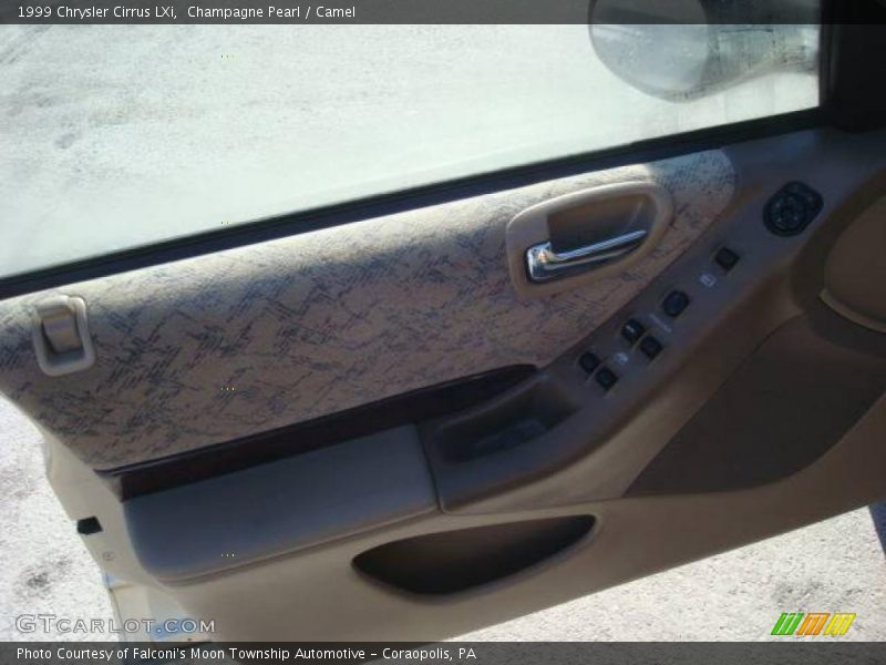 Champagne Pearl / Camel 1999 Chrysler Cirrus LXi