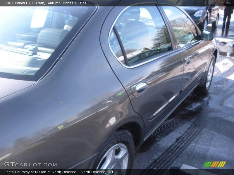 Autumn Bronze / Beige 2001 Infiniti I 30 Sedan