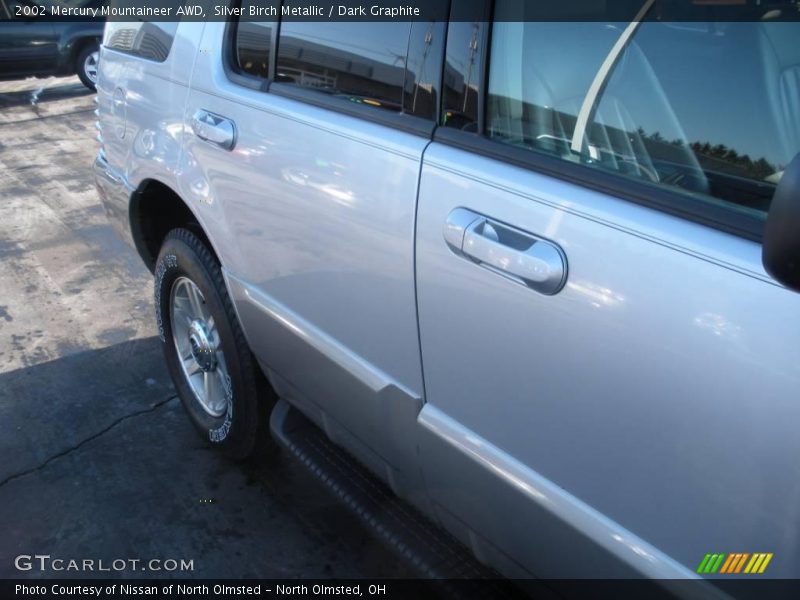 Silver Birch Metallic / Dark Graphite 2002 Mercury Mountaineer AWD