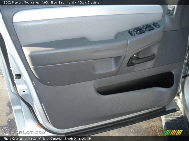 Silver Birch Metallic / Dark Graphite 2002 Mercury Mountaineer AWD